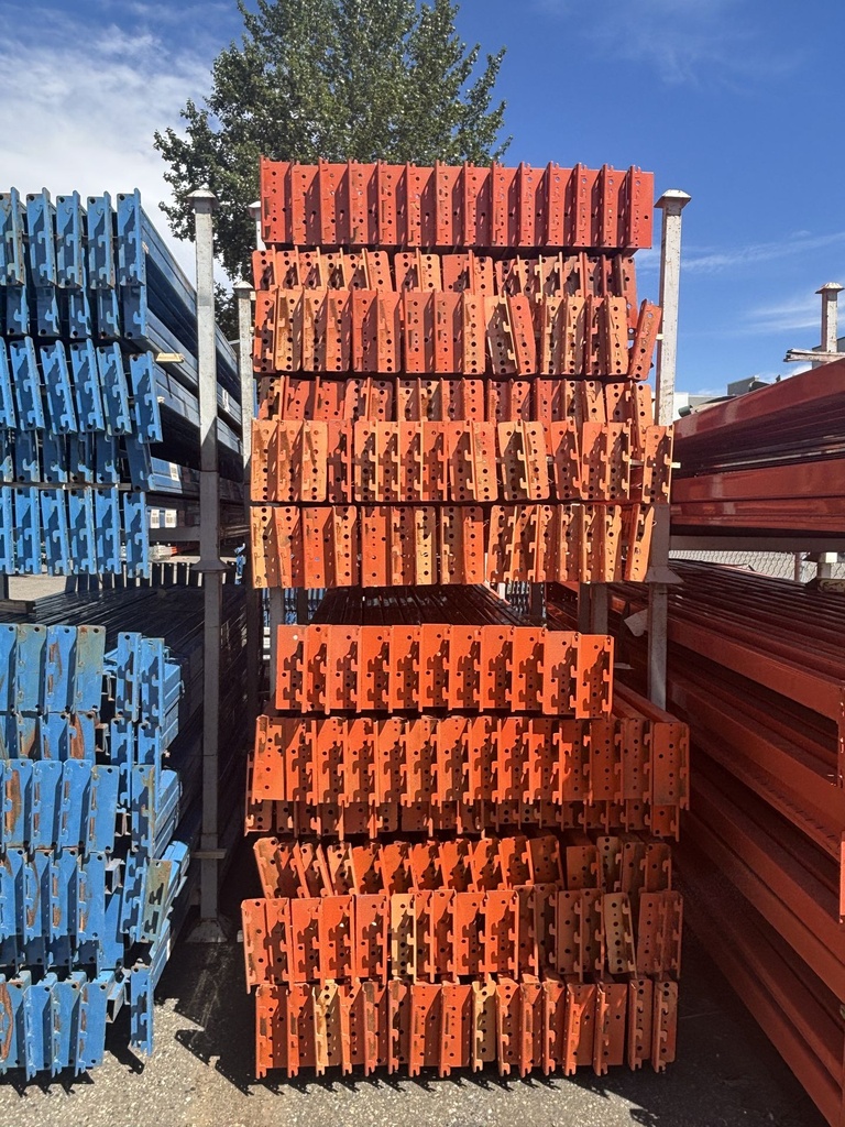 Used Beams: Redirack 09ft (108in) long x 3.75in (Step)