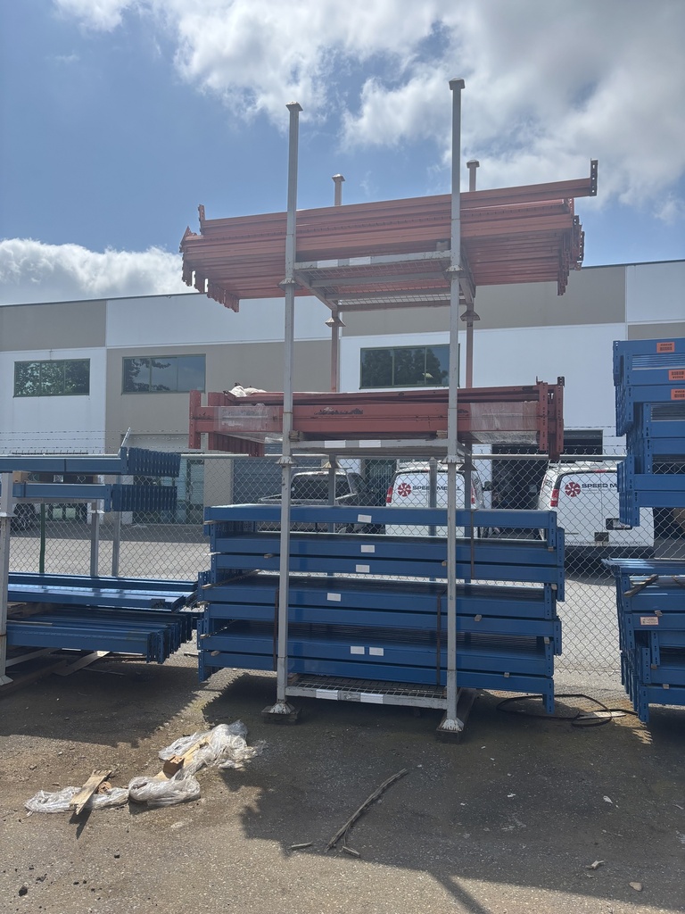 Used Beams: Redirack 08ft(96in) long x 3.5in 3-Tab (Box) Orange