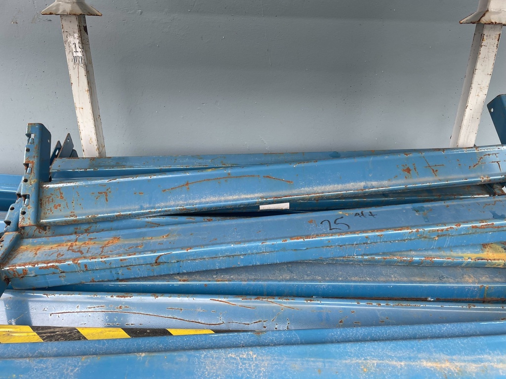 Used Beams: Mastorak 4ft(48in) long x 4in (Step) Blue