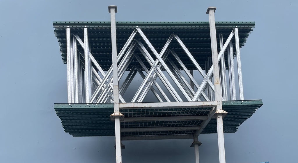 Used Frame: Teardrop (Racksteel) 4in x 42in x 8ft(96in) - no baseplate 